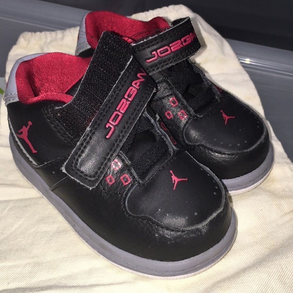 Black Red Nike Baby Toddler Jordan swingman shoes